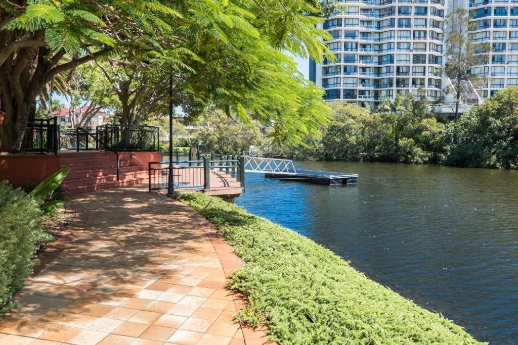 Paradise Island Resort Gold Coast Esterno foto